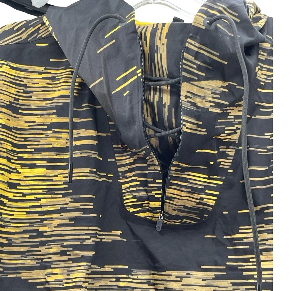 The North Face Anorak Windbreaker Pullover Small Black Yellow NWOT